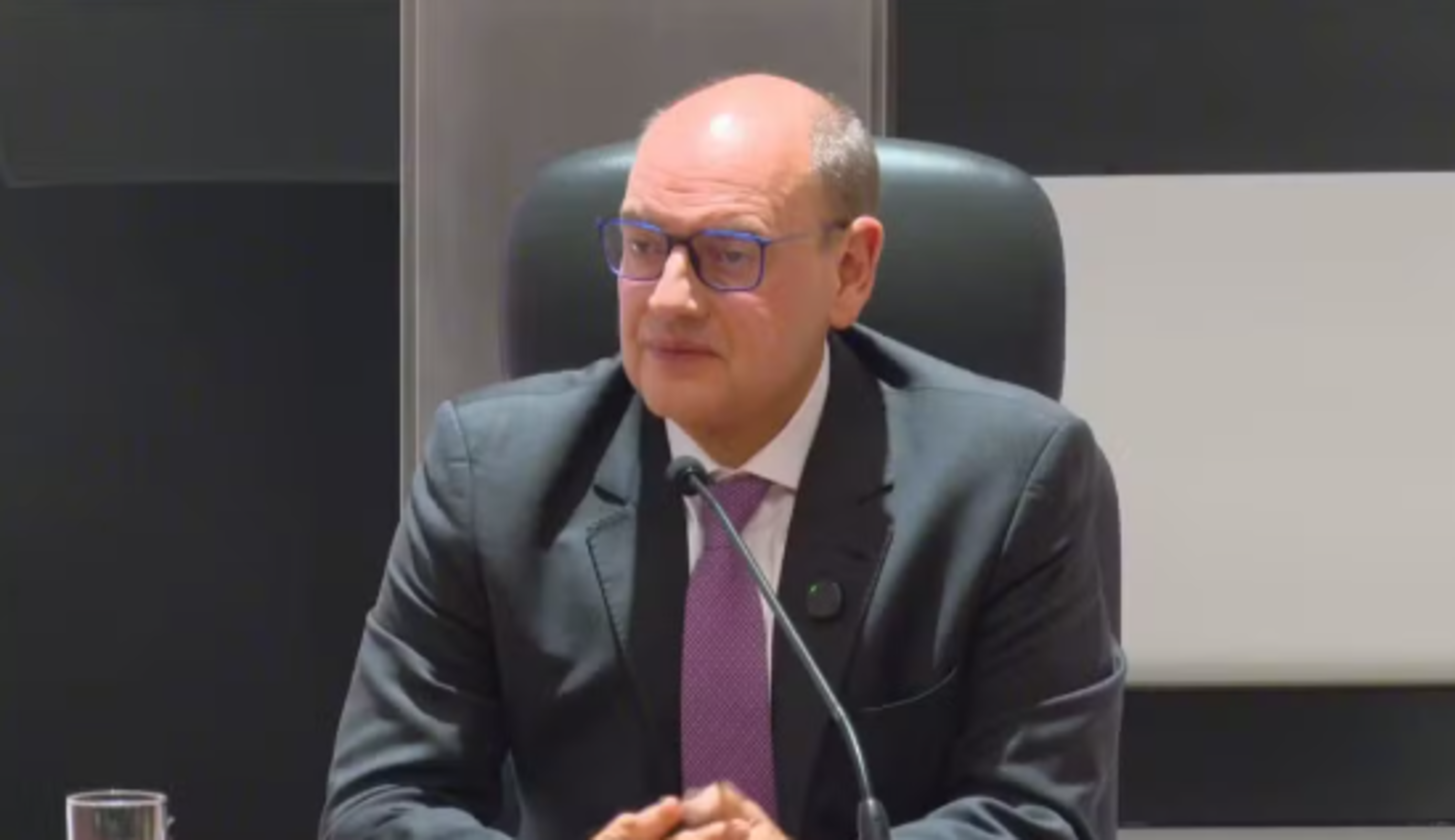 Governador em exercício consulta TSE sobre eleição direta ou indireta no RJ