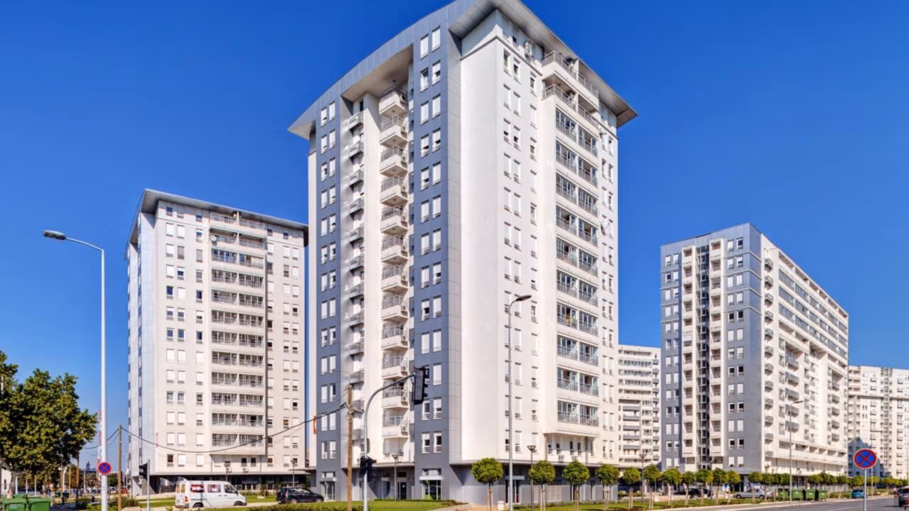 Casal morre de forma trágica após cair do 9º andar de prédio durante briga