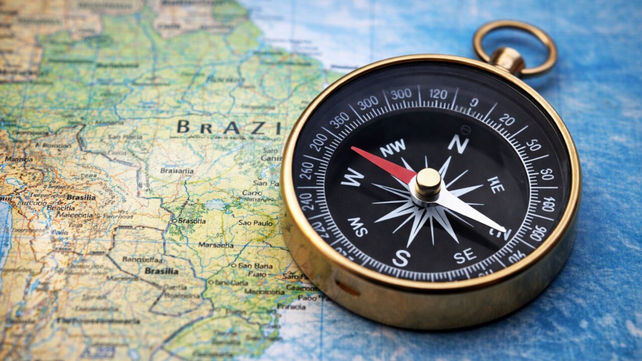Existe uma região onde bússolas não funcionam e até o GPS pode falhar