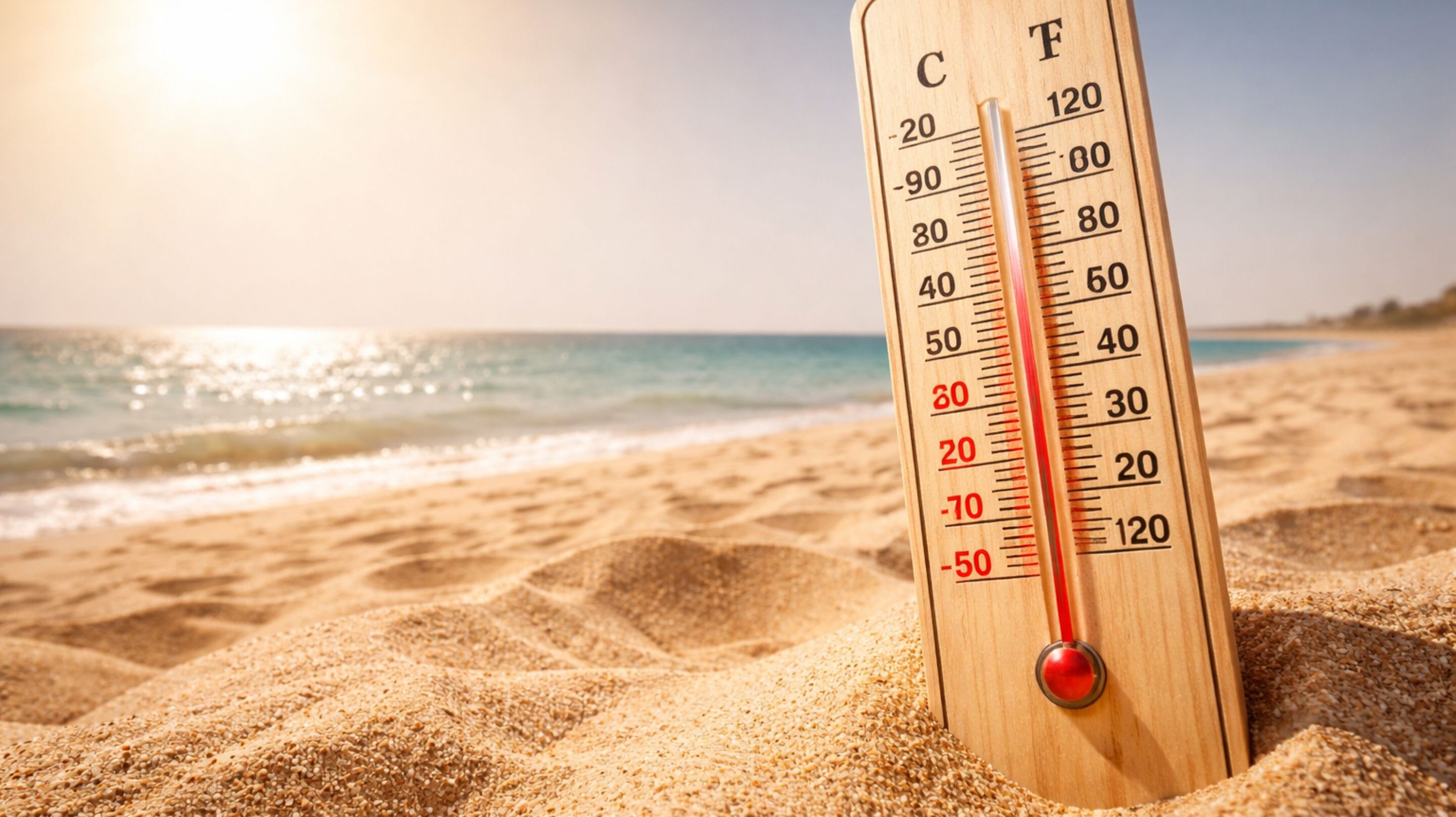 A praia mais quente do mundo tem areia que ultrapassa 80 graus e continua recebendo visitantes