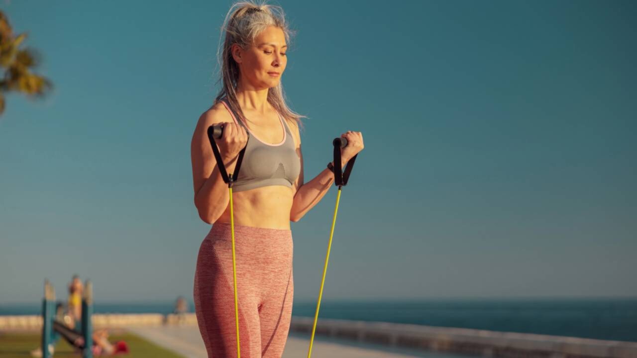 Como voltar a sentir-se com a energia de 40 aos 60 anos O hábito simples que ajuda a recuperar a energia