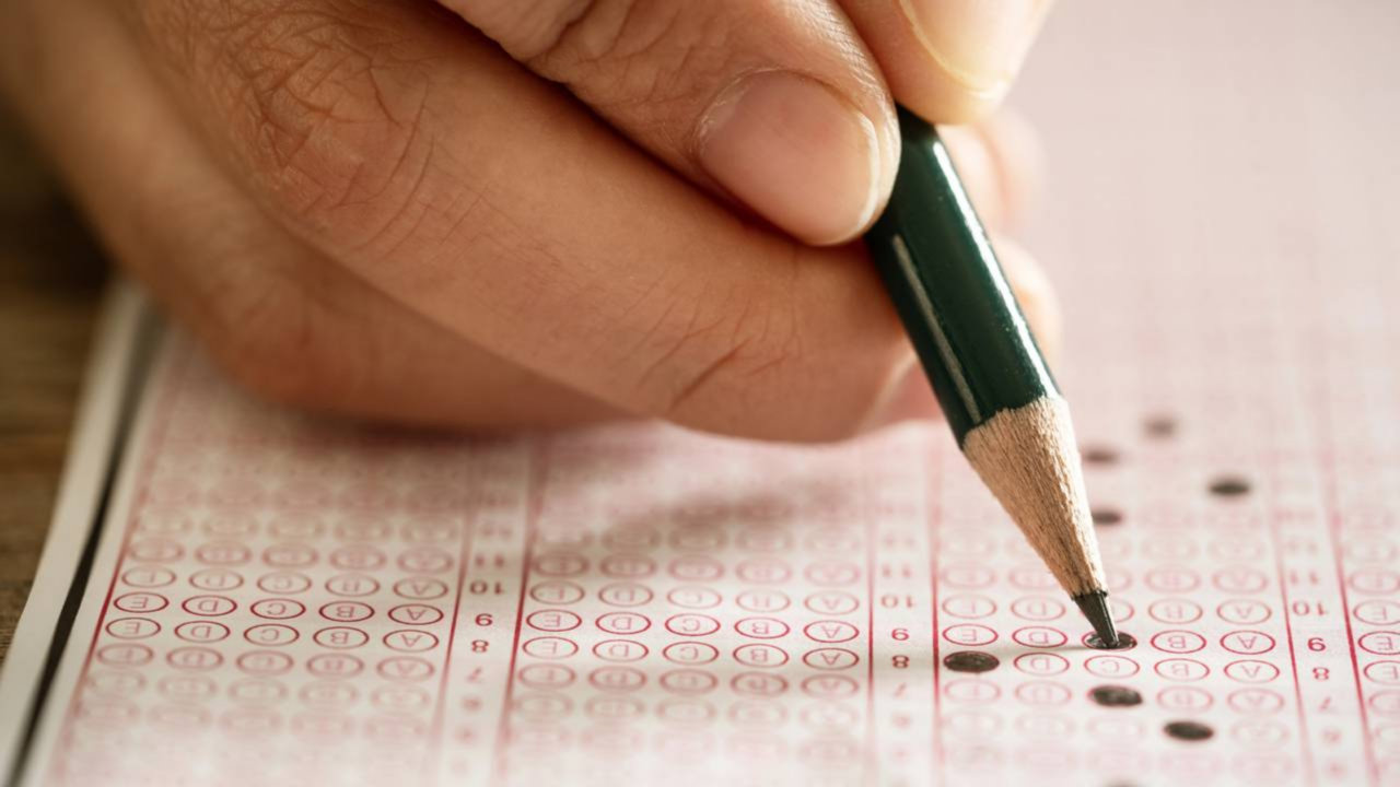 Salários vão até quase 10.4 mil reais - Créditos: depositphotos.com / seb_ra