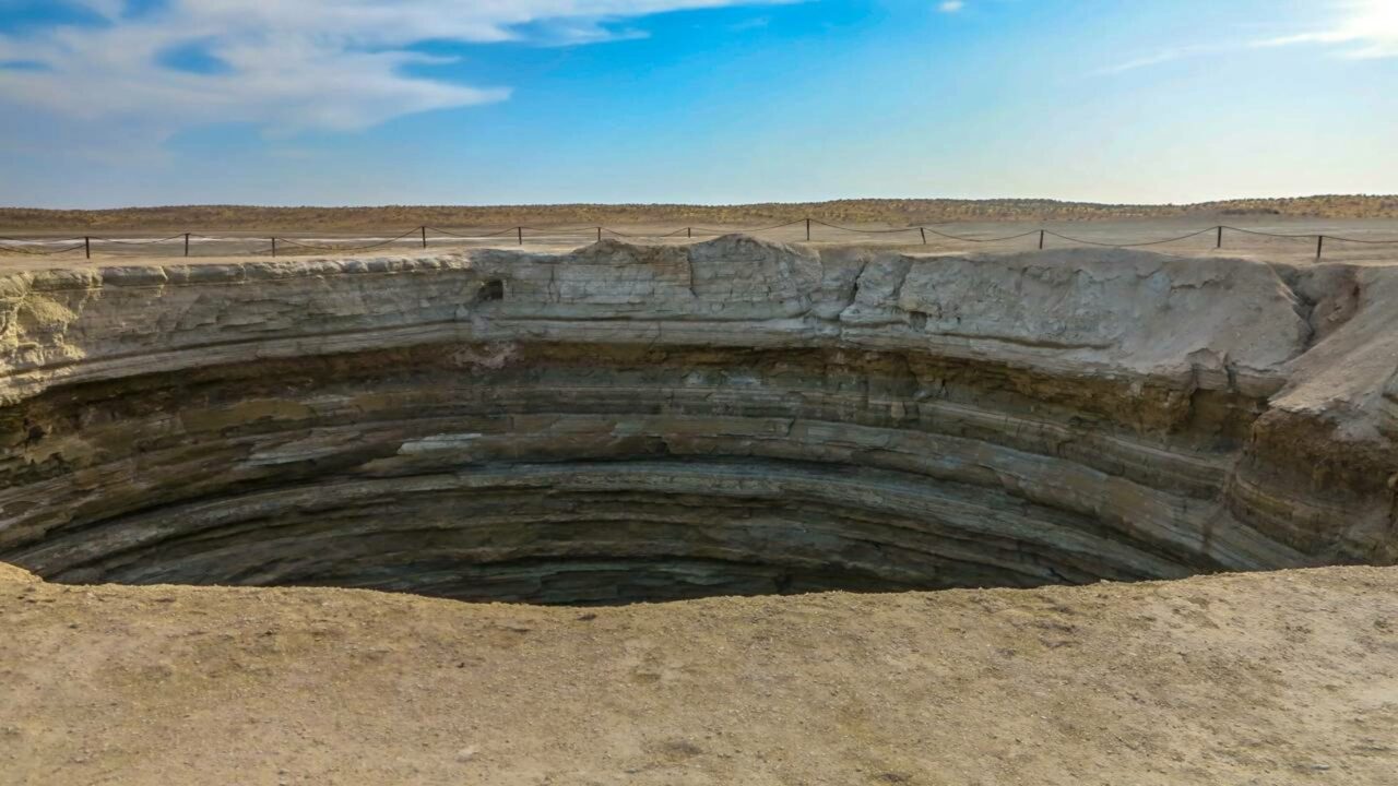 A "Porta do Inferno" na Terra está queimando há décadas no meio do deserto