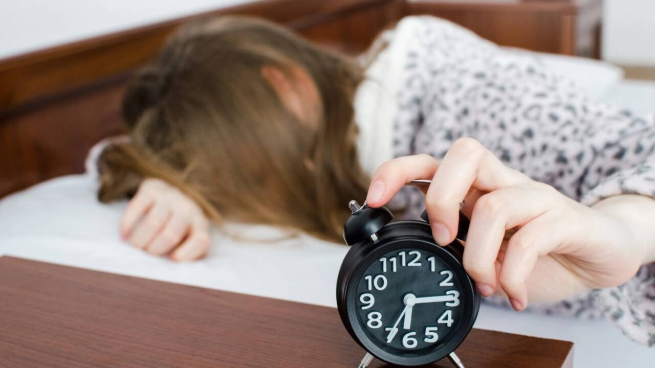 Estudo pioneiro descobre que droga reduz o sono excessivo para quem trabalha de manhã cedo