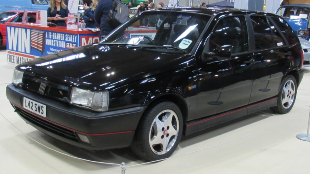 O hatch esportivo da década 90 que custava R$ 31 mil e hoje teria valor de R$ 180 mil