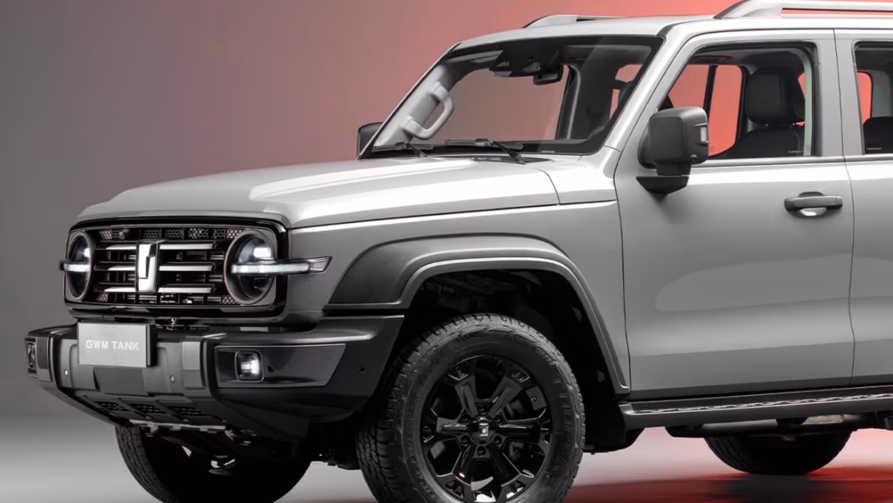 O híbrido plug-in que faz trilha de verdade, anda forte e não promete ser econômico