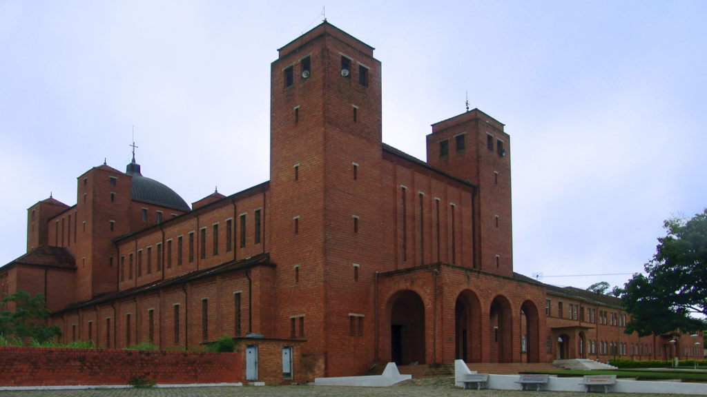 A cidade é conhecida graças a sua Abadia - Por José Reynaldo da Fonseca / Wikimedia Commons