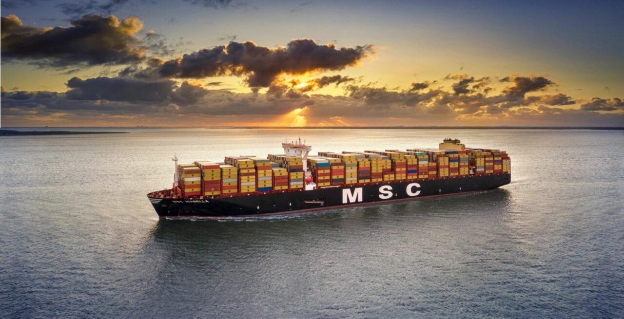 Guerra fecha rotas do Golfo para maior transportadora do mundo