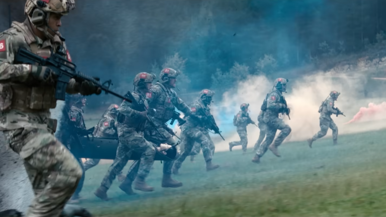 Novo filme da Netflix mistura guerra, tecnologia e sobrevivência em uma missão quase impossível