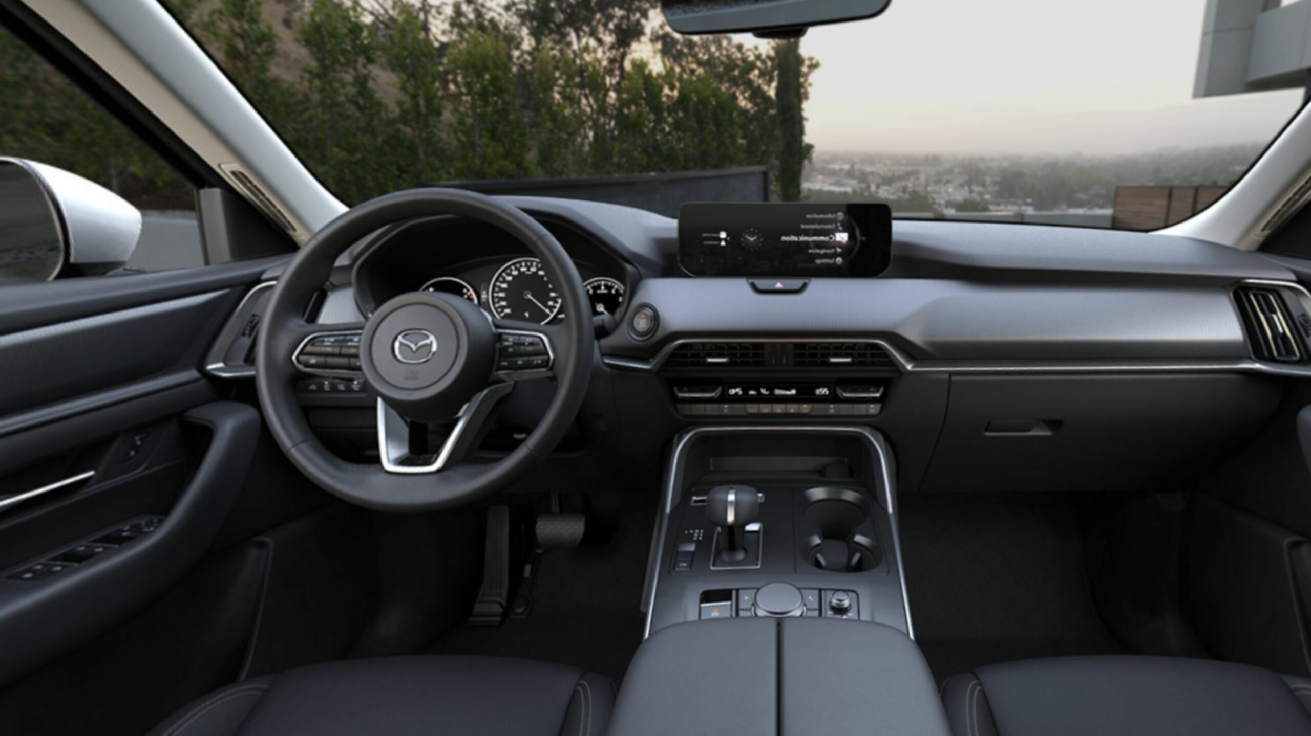 O SUV japonês que recarrega automaticamente durante a direção