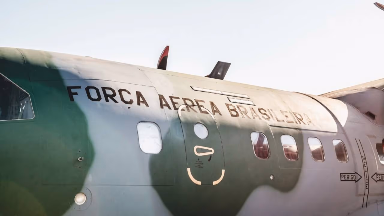 Míssil brasileiro Piranha voa a mais de 4 mil km/h, equipa o arsenal dos caças da FAB e mostra a relevância da indústria nacional na nossa defesa aérea