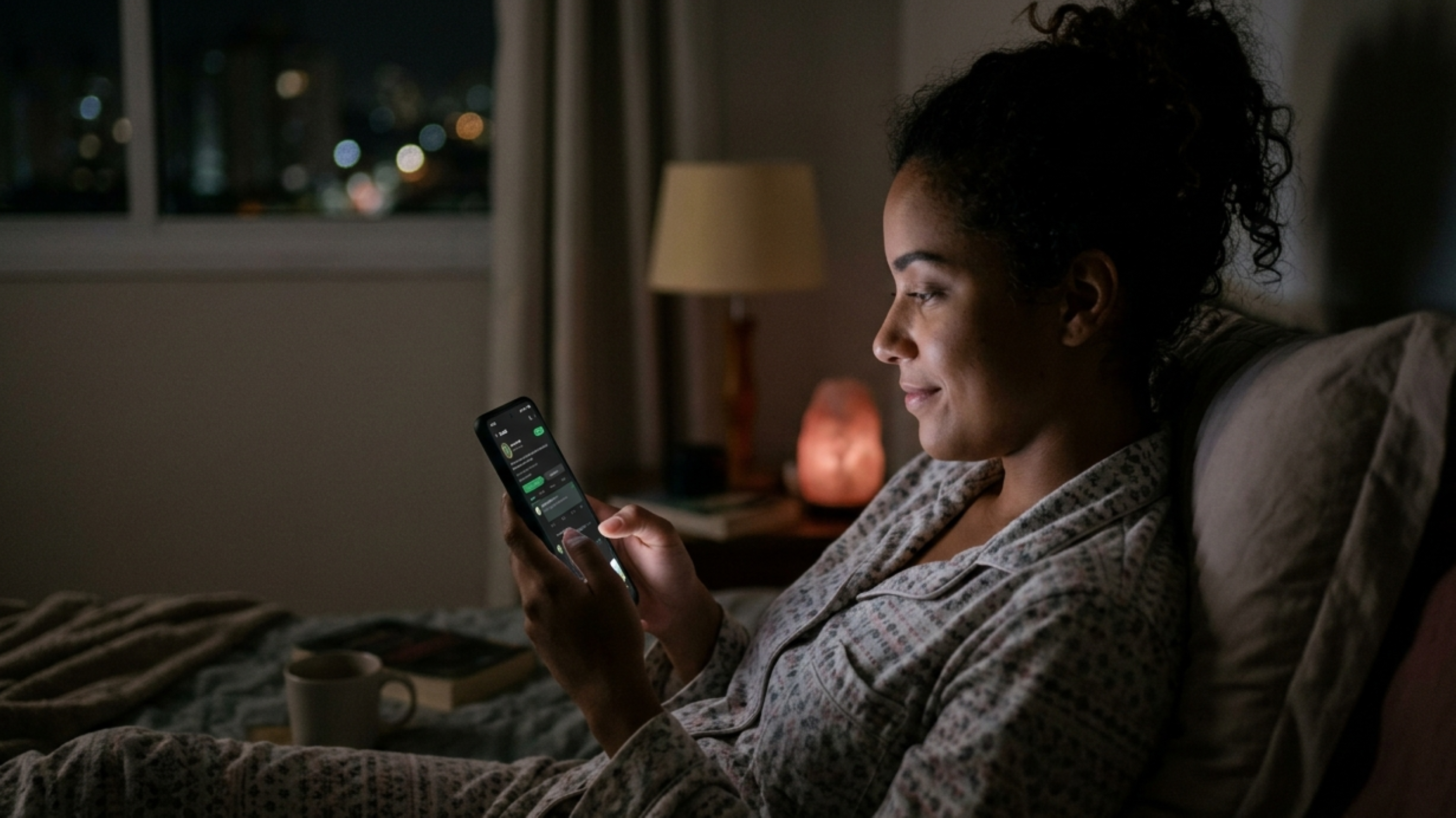 O modo escuro realmente ajuda ou é só estética? O que muda no uso do celular