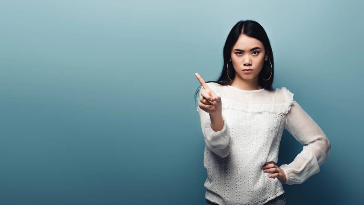 Como dizer “não” sem culpa: o limite que protege sua carreira, sua paz em casa e suas amizades