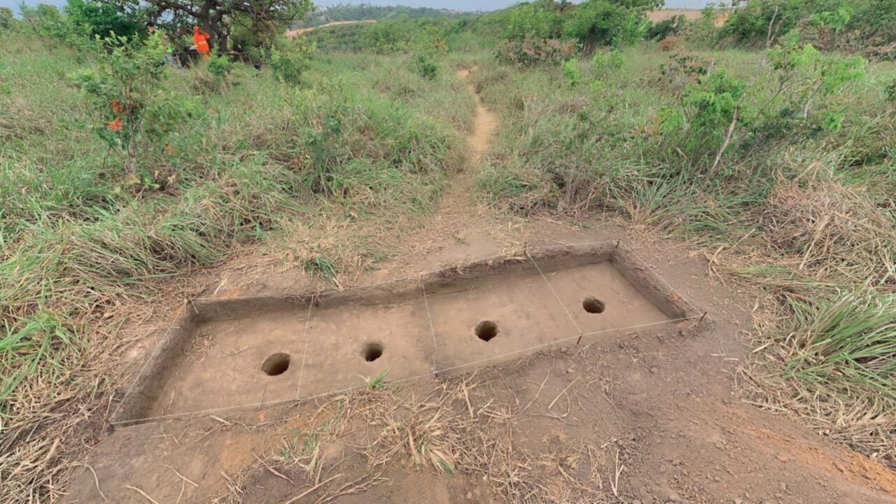 Obra de construção da rodovia AL-102 Norte acaba revelando centenas de peças importante descoberta arqueológica