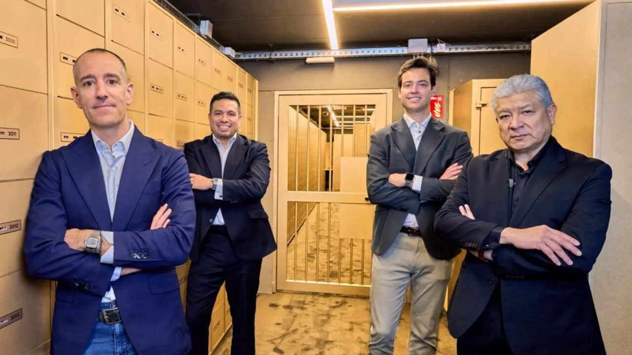 Os guardiões do bunker mais seguro da Espanha 170 mil kg de blindagem, bombas de fumaça, sensores biométricos, clientes vazados pela Interpol e políticos vetados