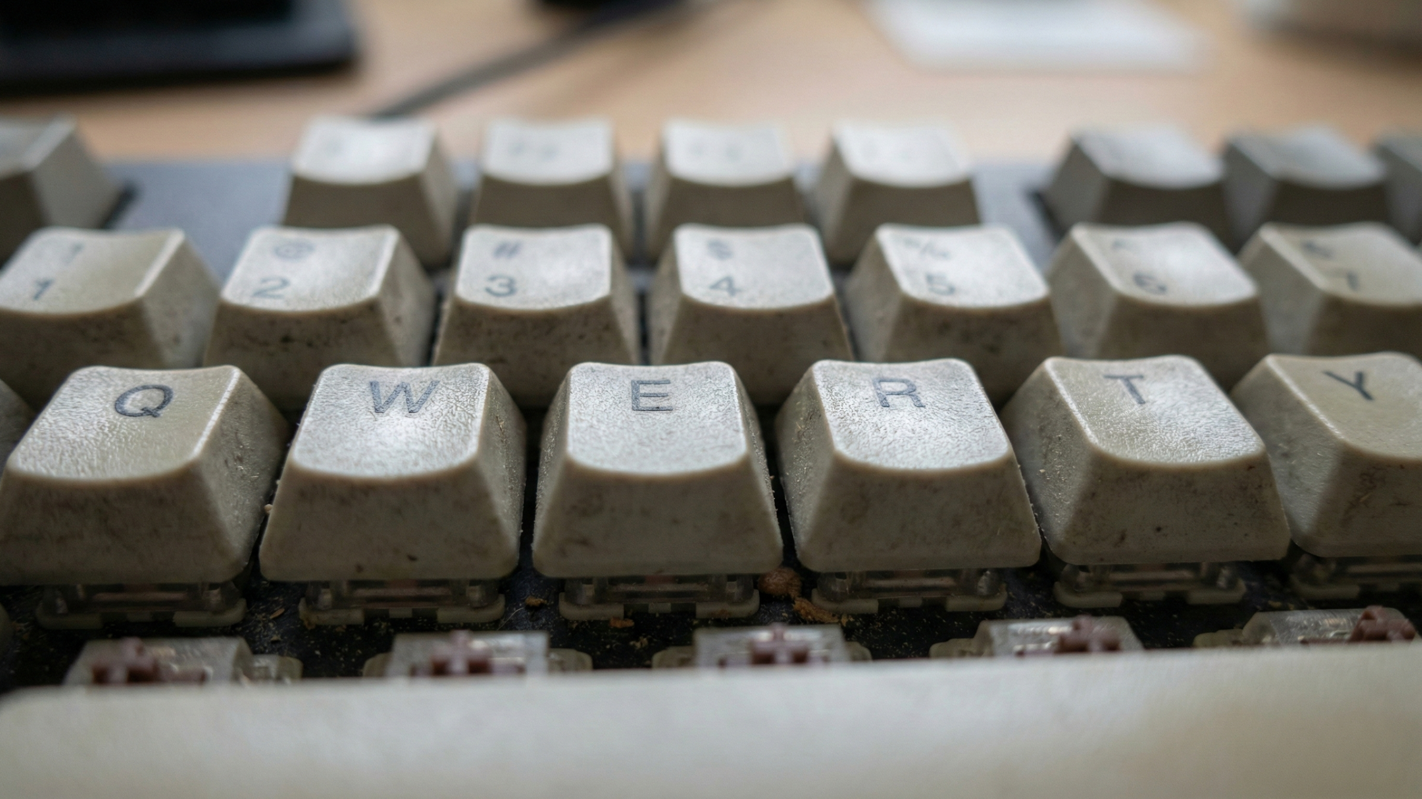 Seu teclado não é alfabético por um motivo antigo e inteligente que o mundo inteiro adotou