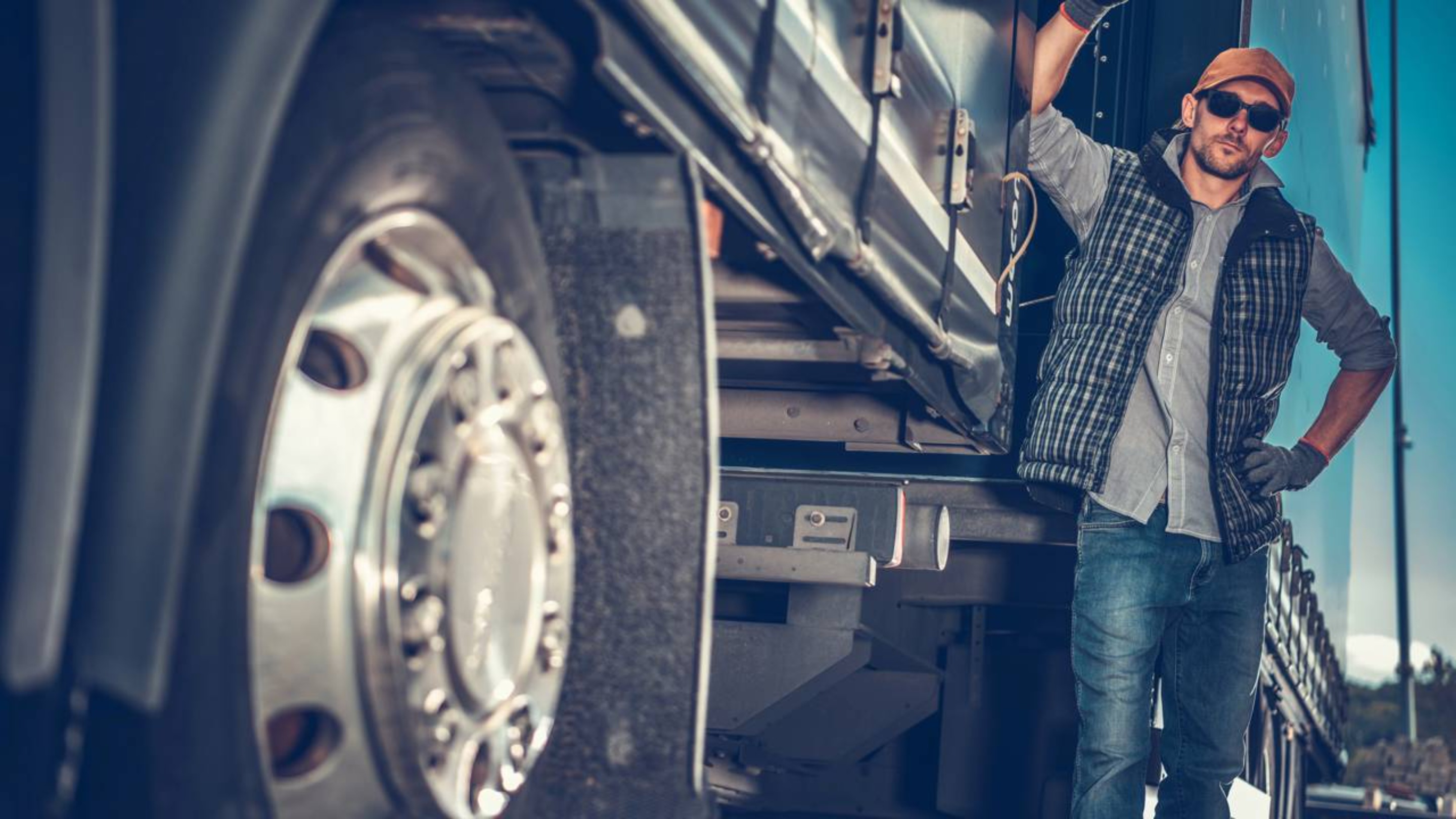 Quanto um caminhoneiro ganha por mês no Brasil em 2026?