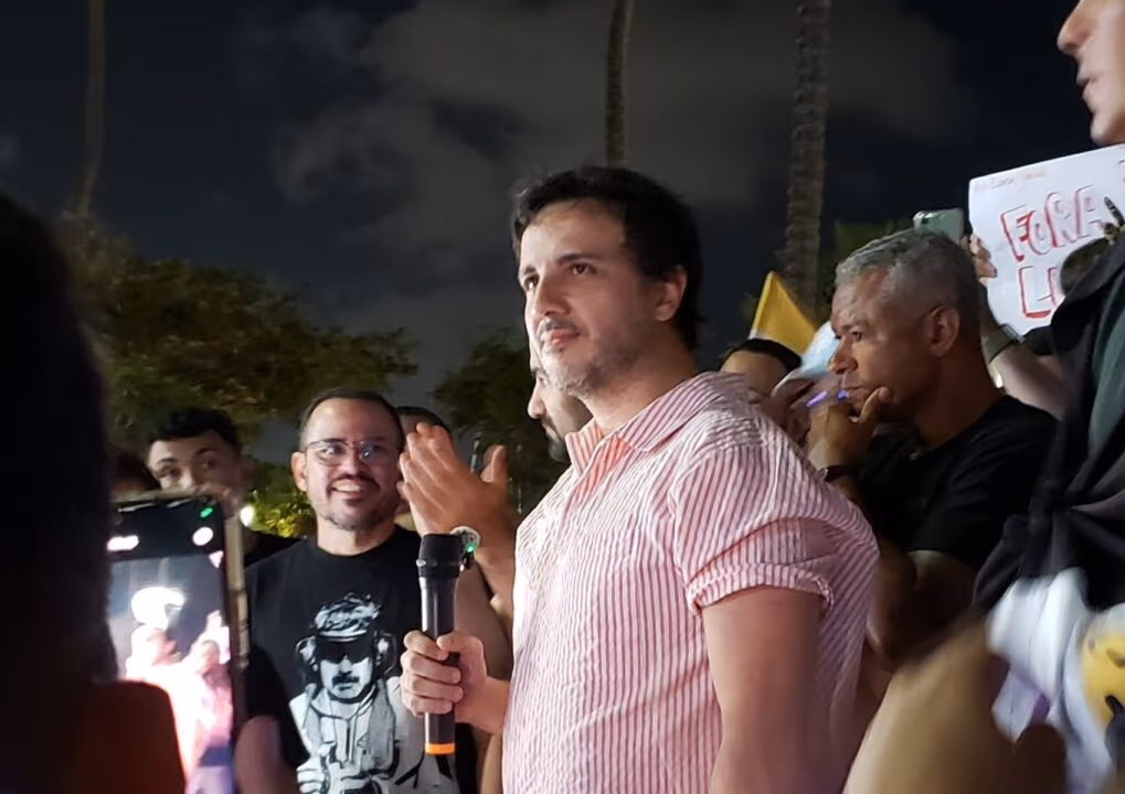 Flávio questiona “condições psiquiátricas” de Renan Santos