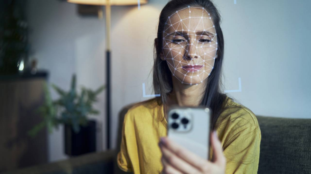 A nova fronteira do golpe é o rosto e mostra como selfie e biometria viraram ferramenta de fraude