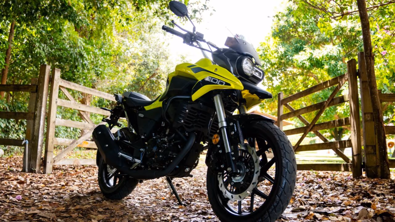 A naked de R$ 21 mil da Shineray que entrega o sonho completo de qualquer motociclista