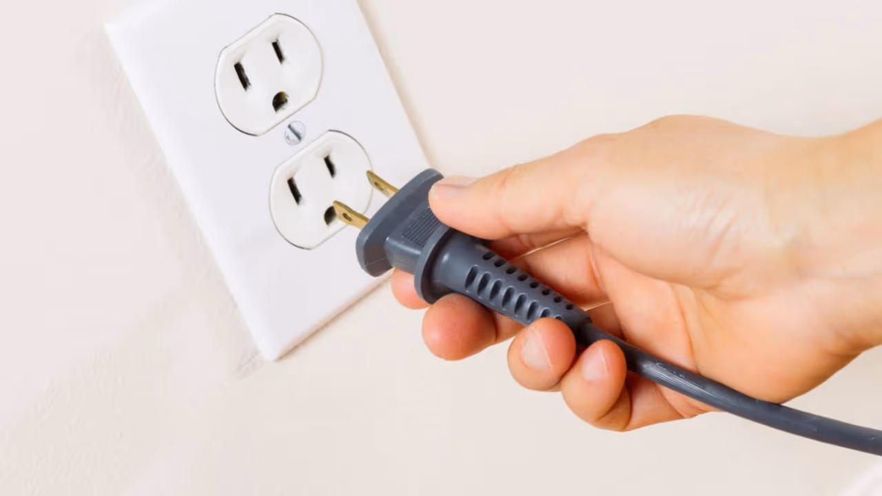 Esses 3 aparelhos na tomada elevam sua conta de energia todo mês sem você perceber