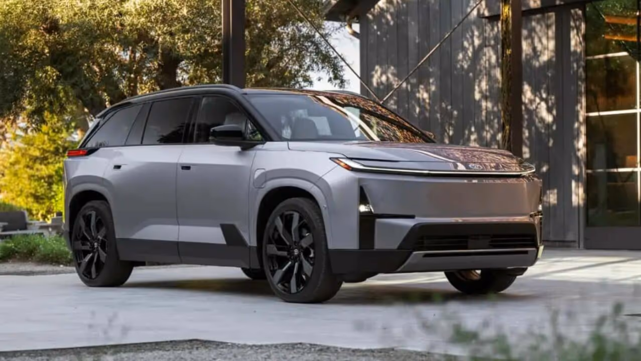 Toyota mata bZ4X e aposta tudo no novo Highlander elétrico