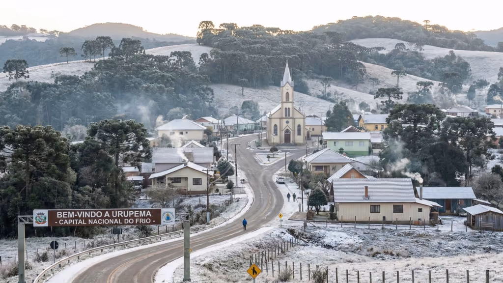 Urupema é a cidade mais fria do Brasil e o frio muda a rotina de quem vive ali
