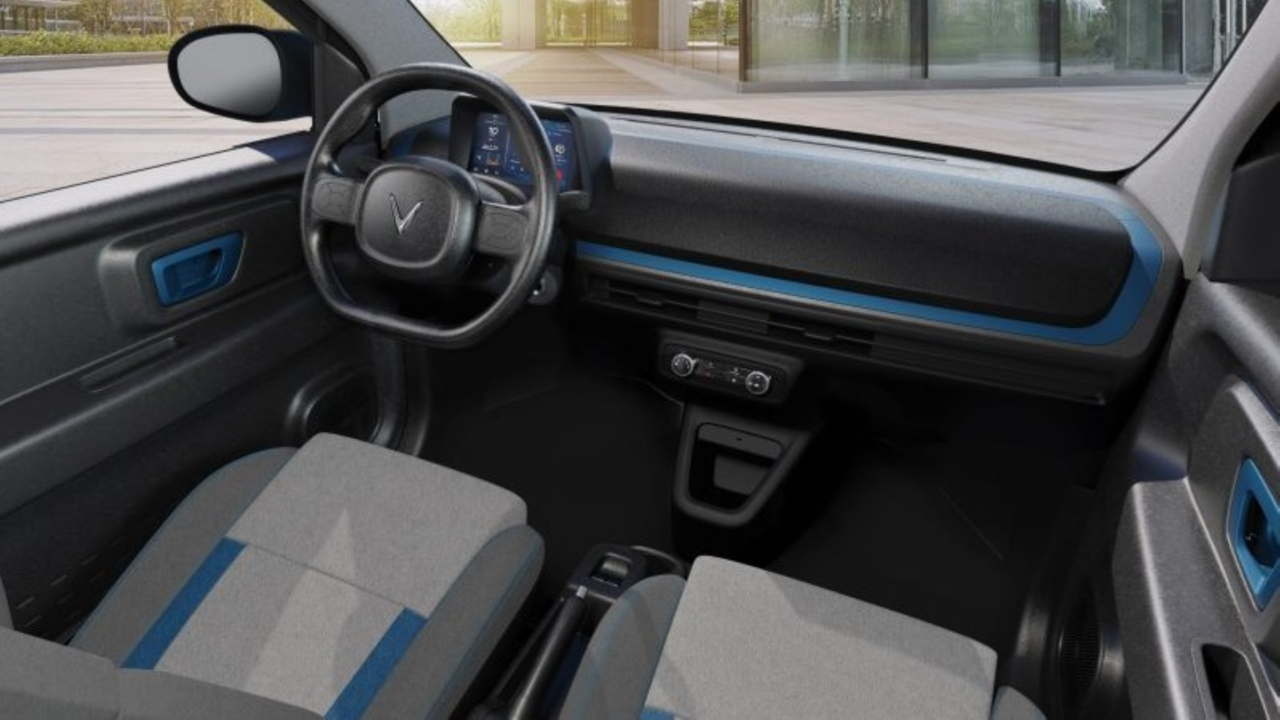 O interior do modelo é bem simples - Reprodução/VinFast