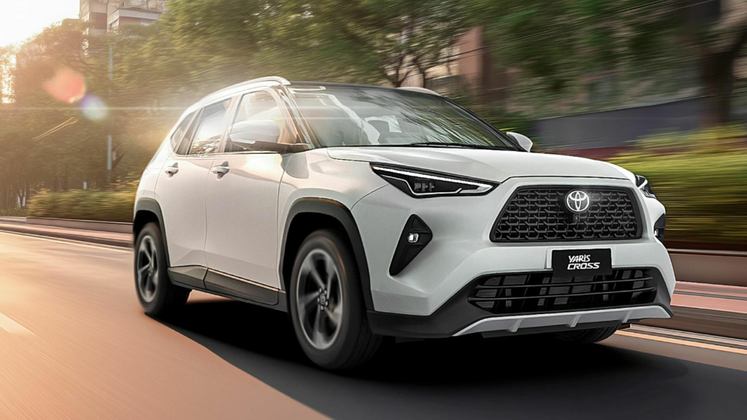 Com consumo de até 18 km/l na cidade, o Yaris Cross 2026 não dá chance ao T-cross e aposta em eficiência e tecnologia