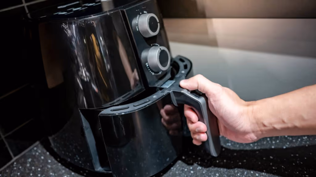 Como limpar a airfryer do jeito certo e evitar gordura acumulada