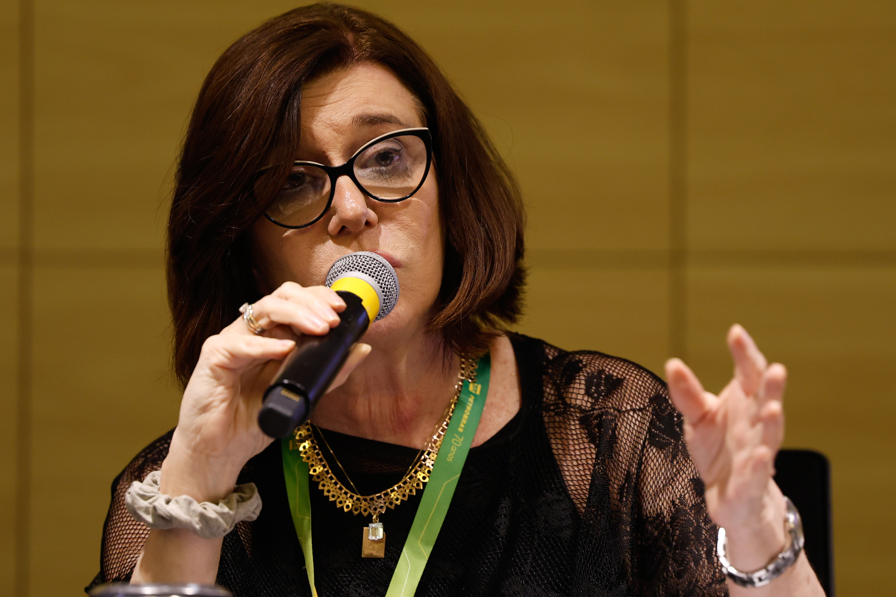 Petrobras mantém preços nas refinarias apesar de tensão global