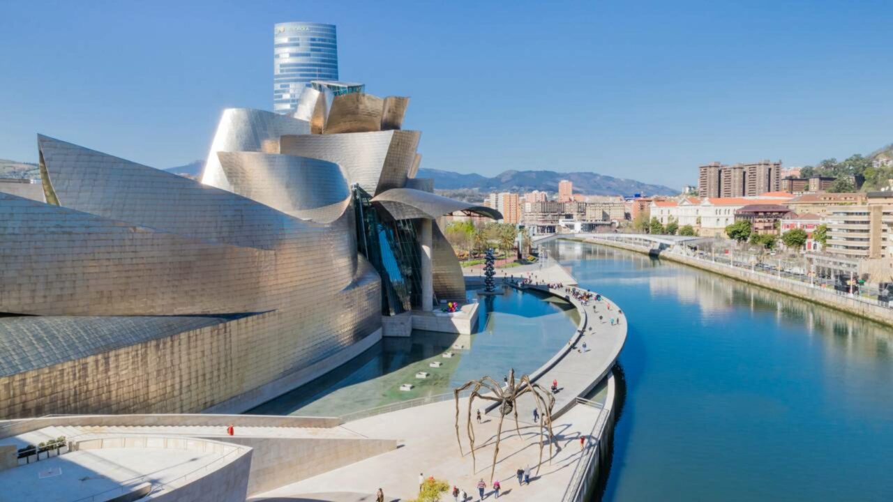 Como um museu de titânio salvou uma cidade em crise