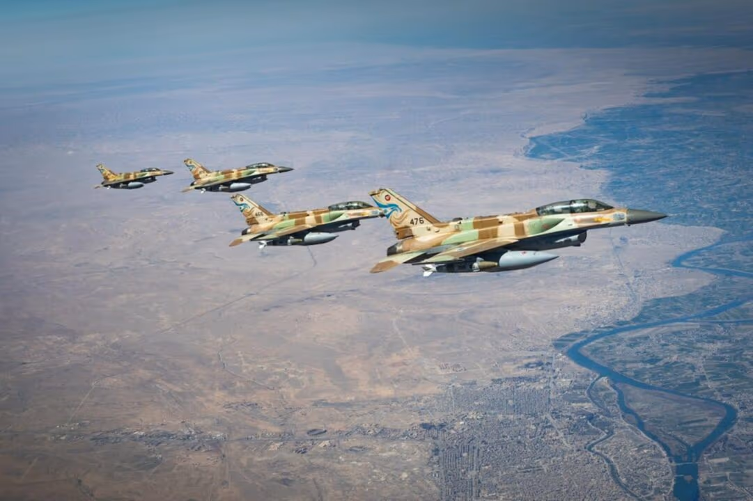 Israel ataca siderúrgicas e instalações nucleares no Irã