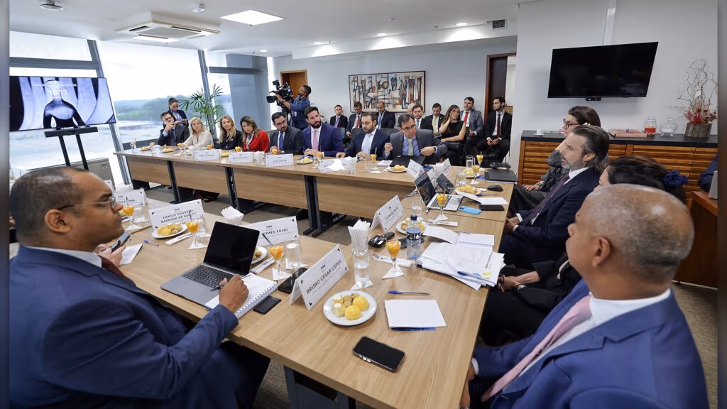 Comissão criada pelo STF começa a discutir supersalários no setor público