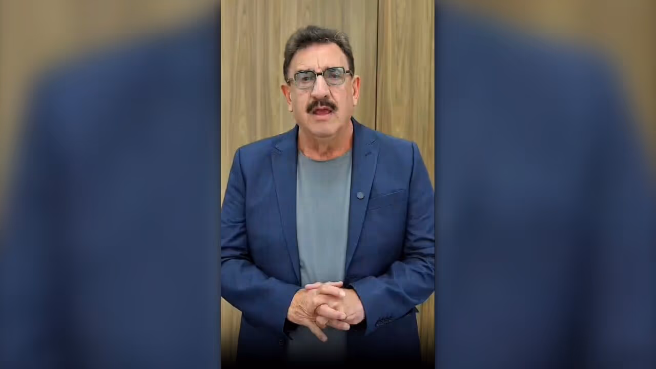 Crusoé: “Crítica política não é preconceito”, diz Ratinho