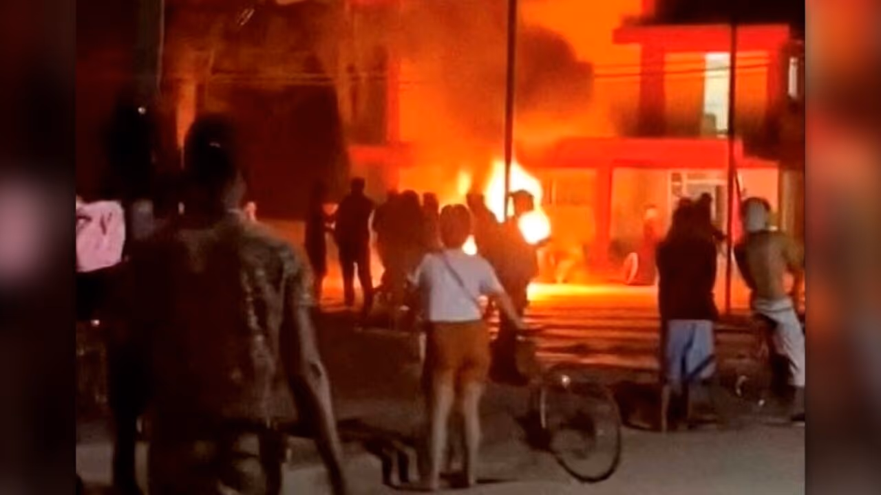 Crusoé: Cuba completa dez dias de panelaços e barricadas