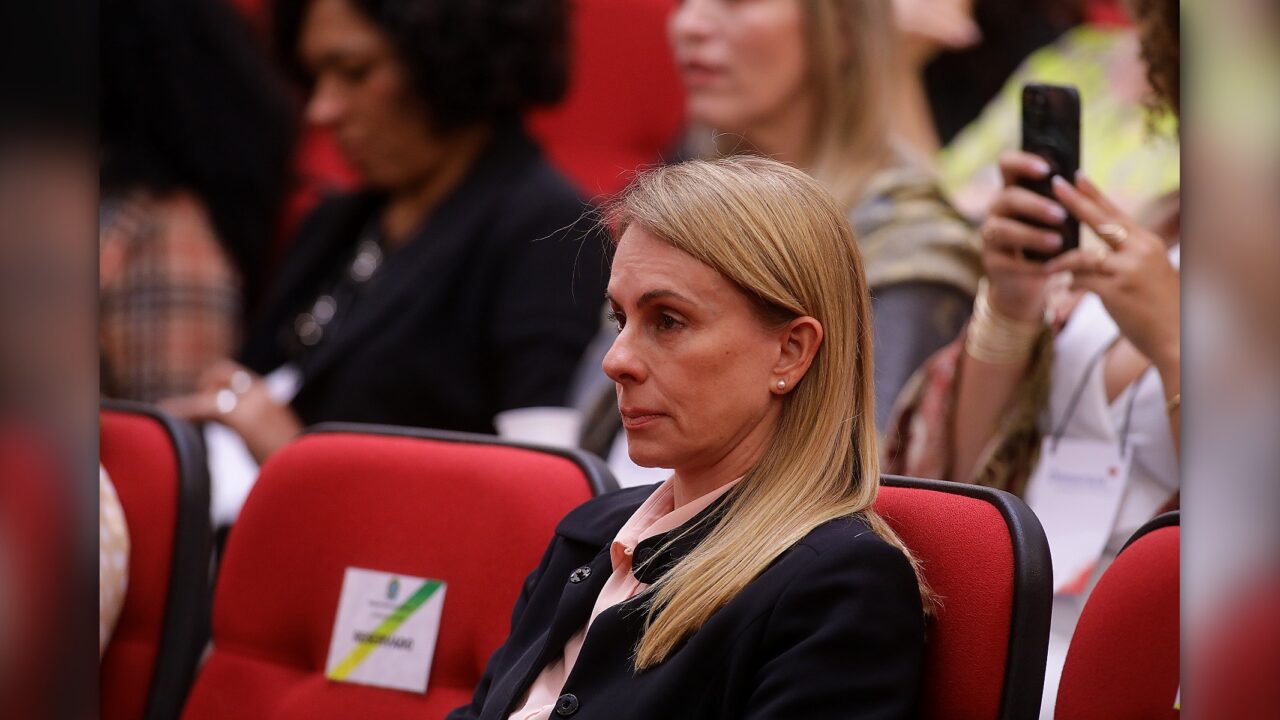 O manual de compliance da mulher de Moraes foi feito com IA?