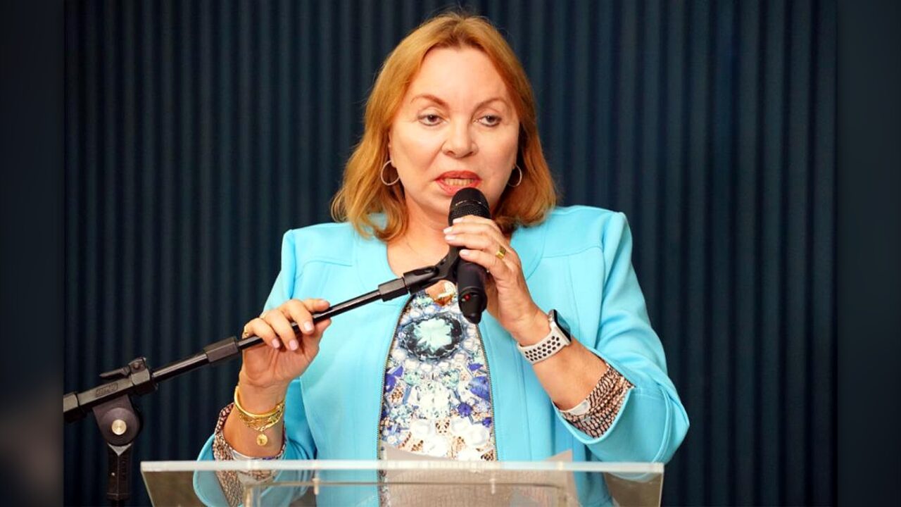 Deputada é obrigada a usar tornozeleira por ordem de Mendonça em caso do INSS