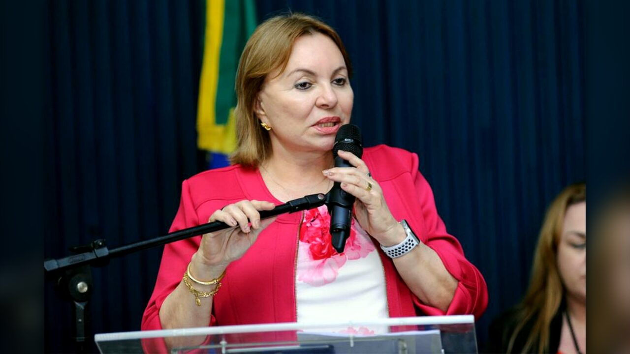 Deputada usou dinheiro do INSS para comprar imóvel de R$ 4 milhões, diz Mendonça