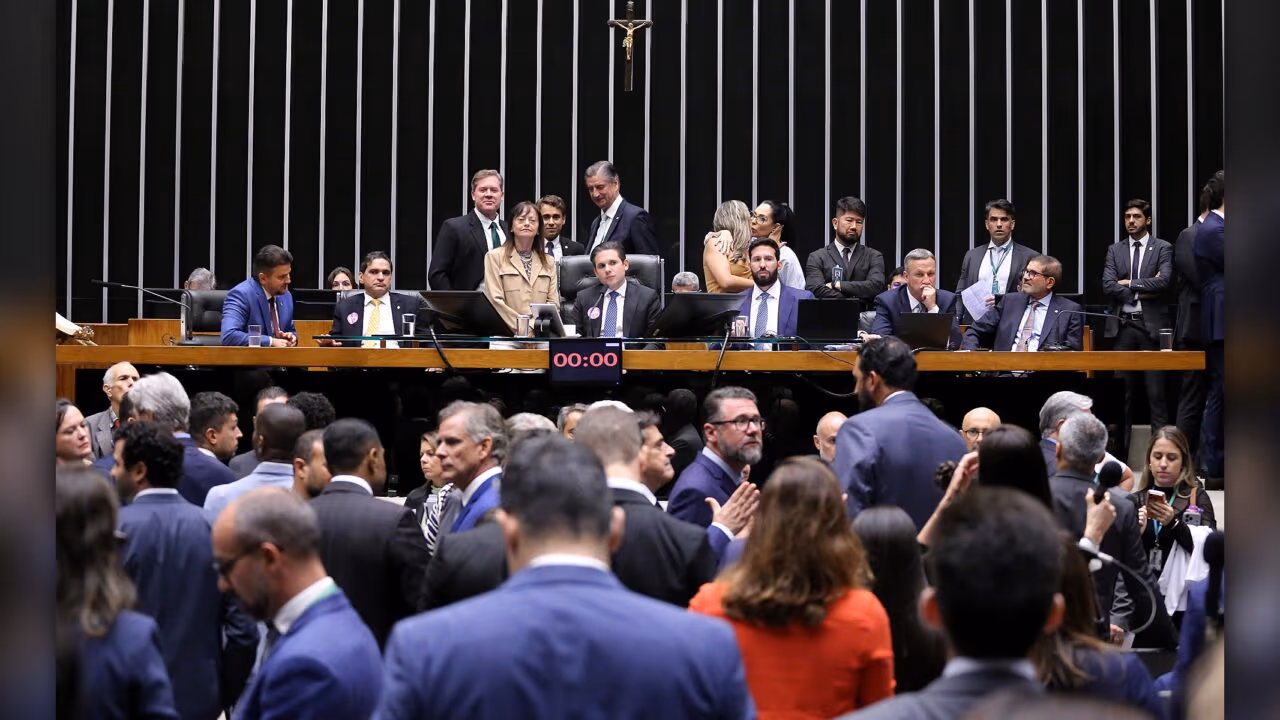 Câmara inclui bolsistas de pós-graduação na Previdência