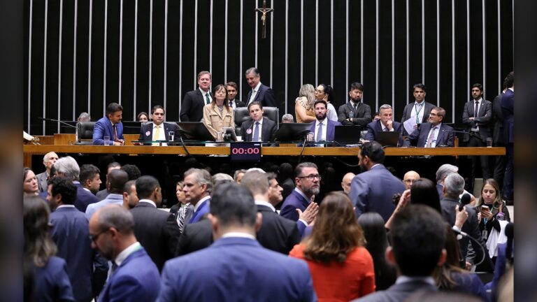 Câmara aprova medidas contra golpe do falso advogado
