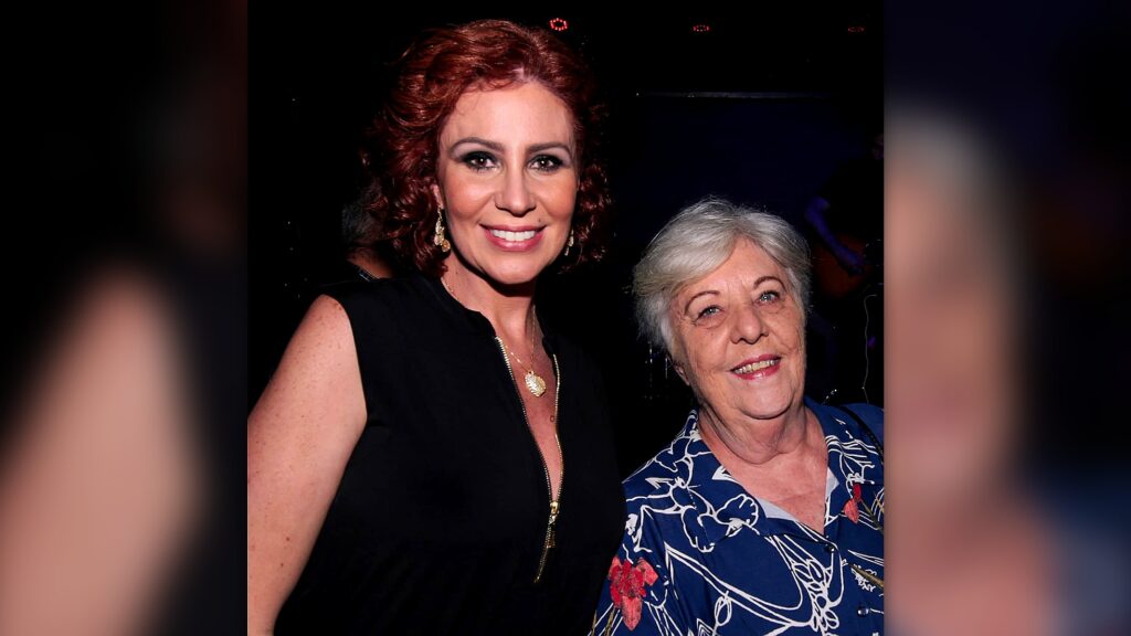 “Estou pré-candidata a deputada federal no lugar da minha filha”, diz mãe de Zambelli