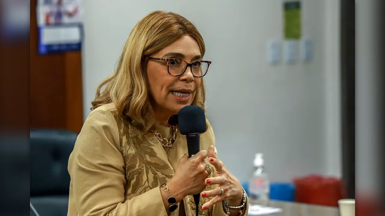 “Ainda há brasileiros com fome”, diz vereadora ao cobrar explicações sobre doações a Cuba