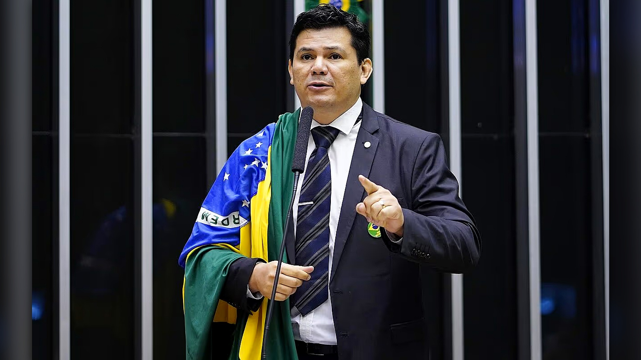 STF torna Gilvan da Federal réu por ofensas a chefe do Exército