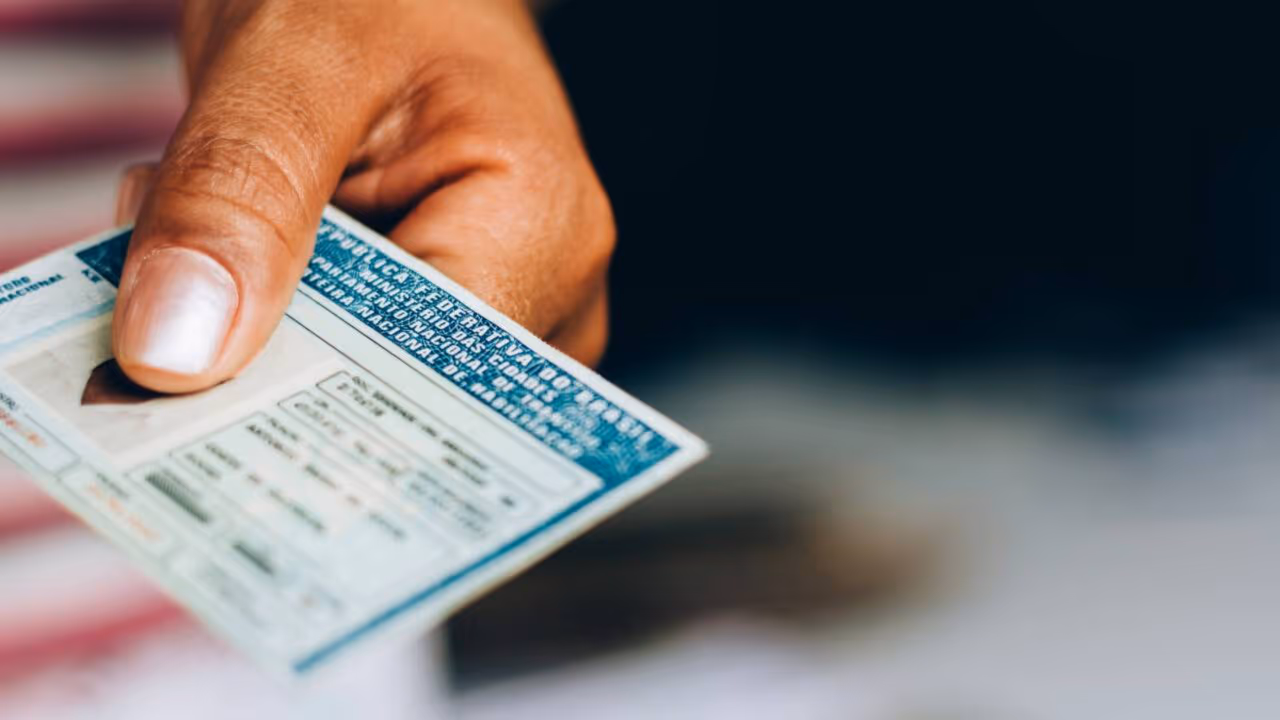 Quais documentos são necessários para tirar a nova carteira de identidade no Brasil