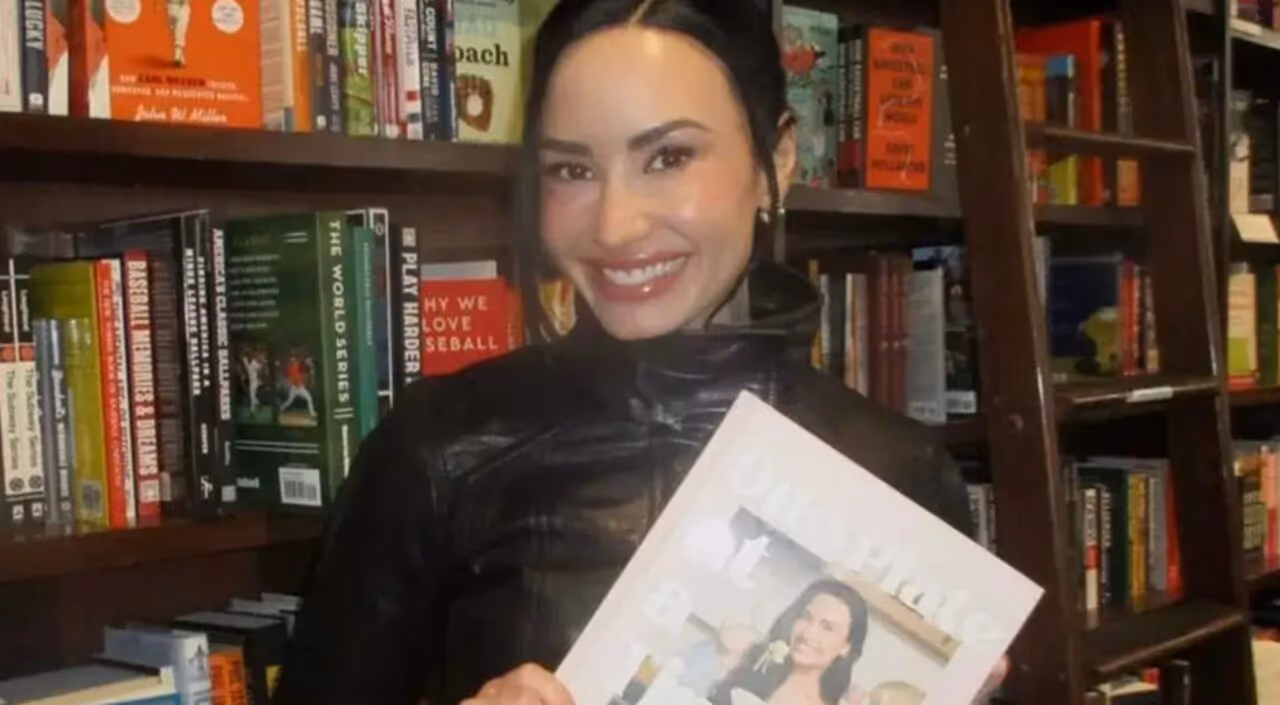 Demi Lovato festeja superação de transtorno alimentar