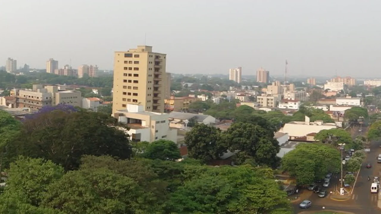 A capital do agronegócio em Mato Grosso do Sul tem 97,1% das ruas arborizadas, qualidade de vida de metrópole e virou referência no Centro-Oeste