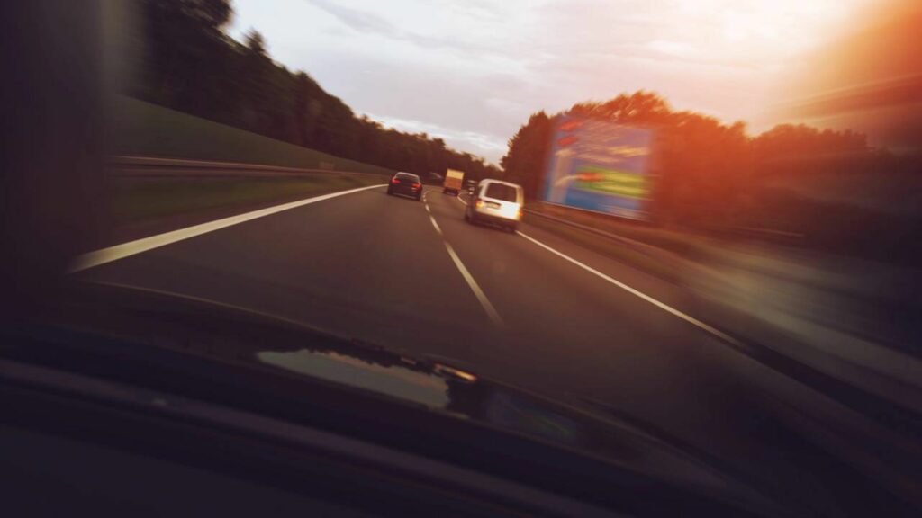 Motoristas que insistem na faixa da esquerda podem ser enquadrados no art. 29 do CTB