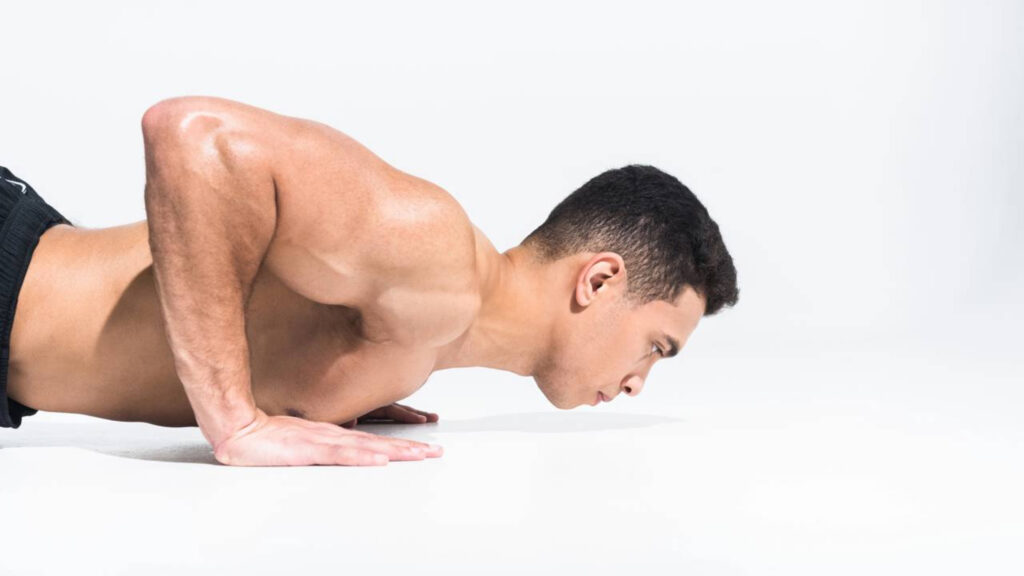 Quantas flexões você deve fazer por dia para realmente construir músculos e ganhar força