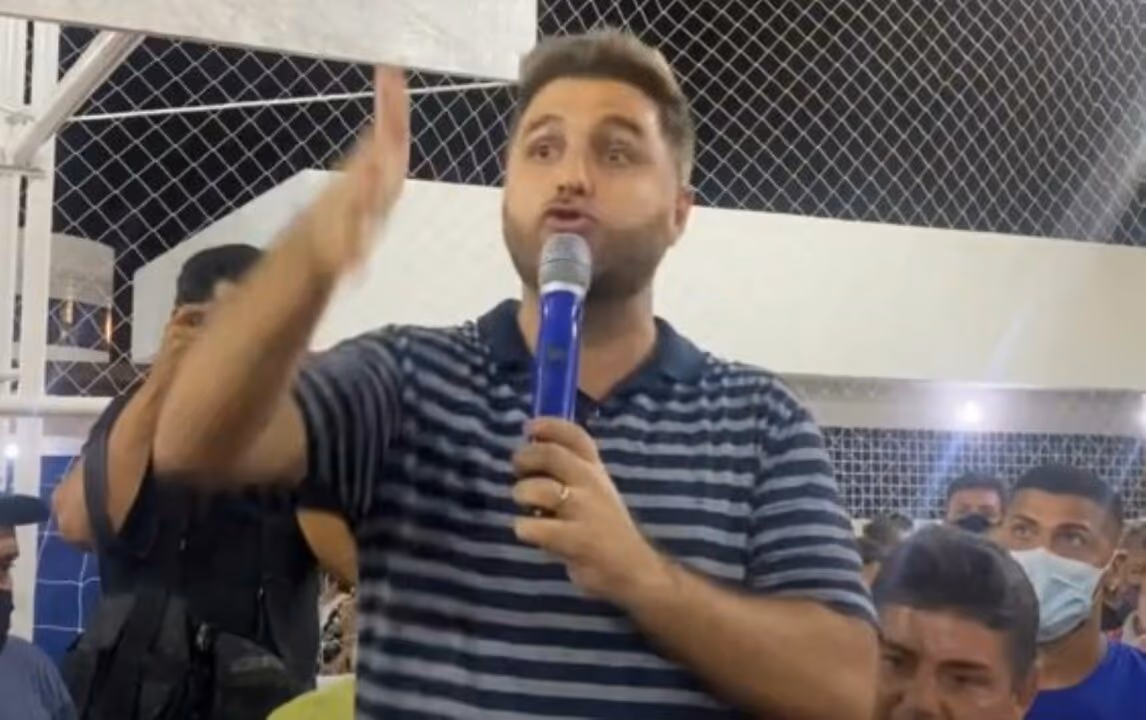 Filho de Garotinho critica o pai: “No dia das mulheres você expõe uma desse jeito?”